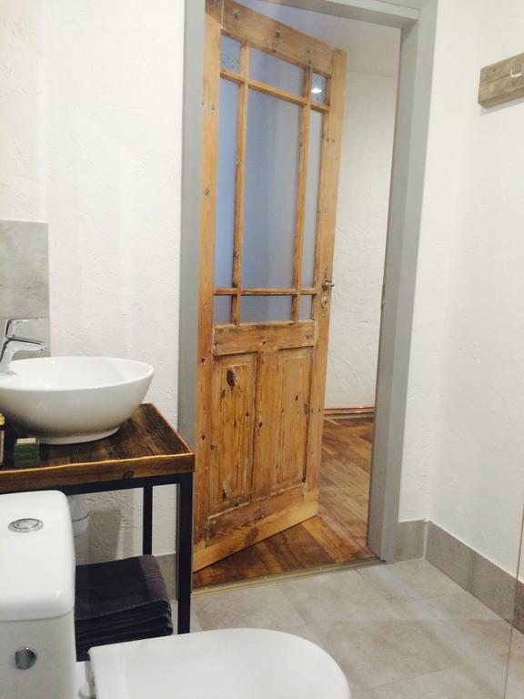 2 Balozi Hotel Kuldiga Phòng bức ảnh